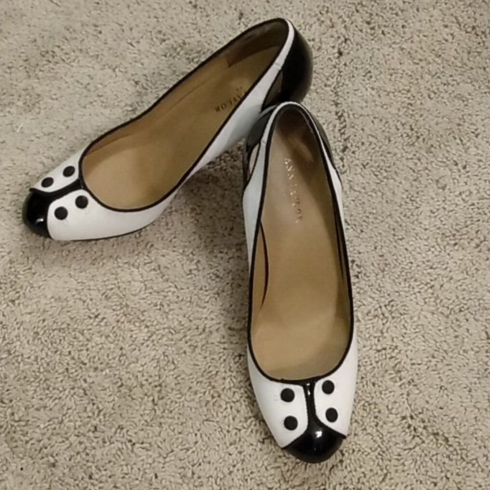 Ann Taylor spectator pumps